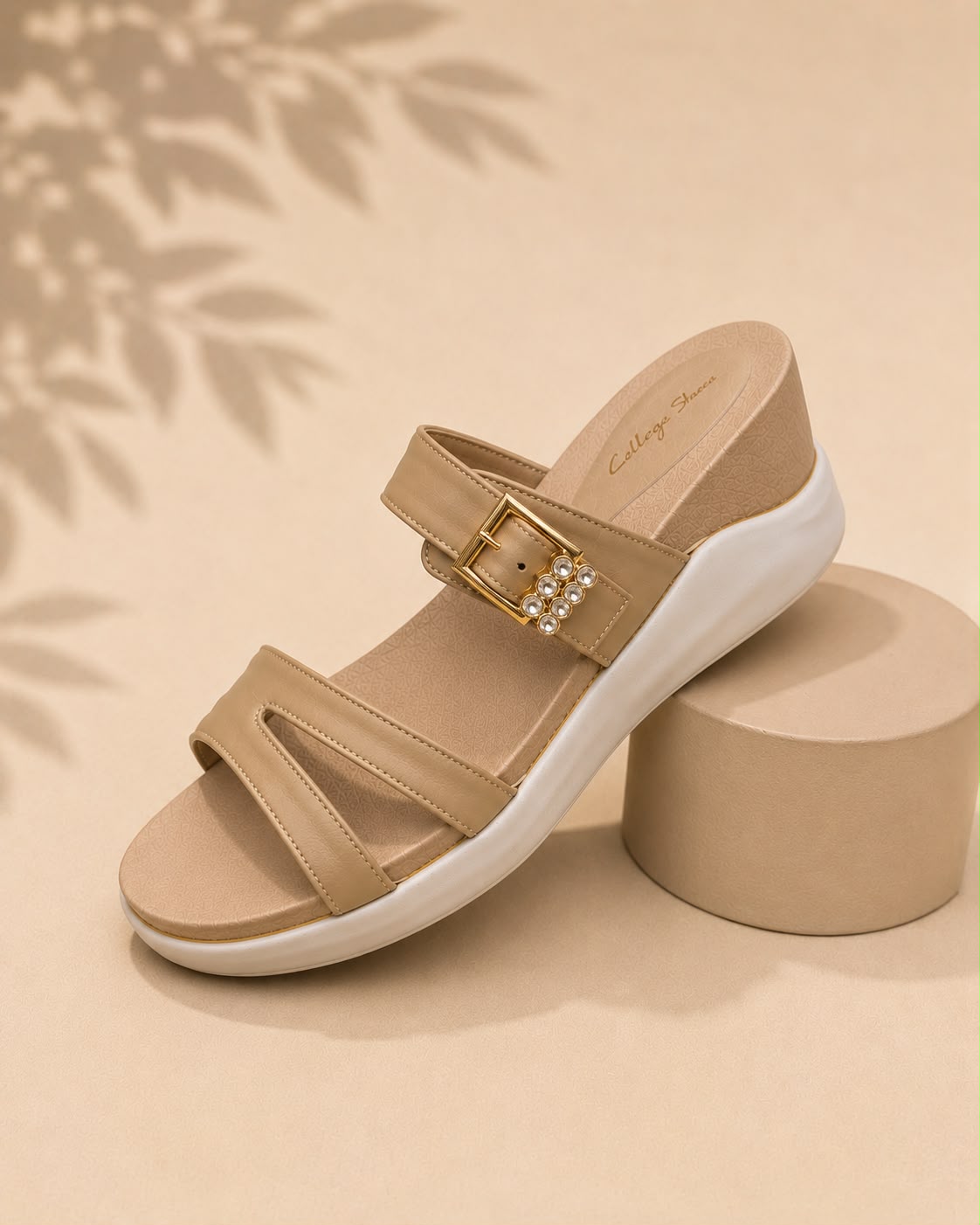 Newstep GraceWalk beige women’s wedge sandals with buckle detail