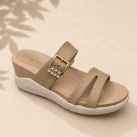 Newstep GraceWalk beige women’s wedge sandals with buckle detail