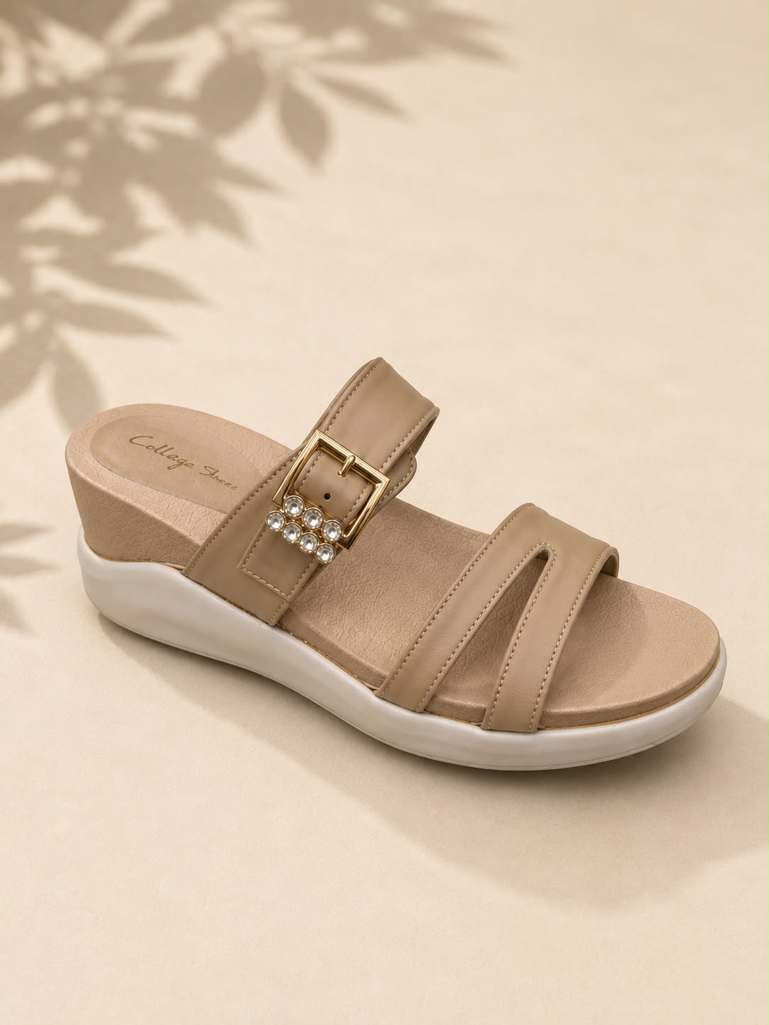Newstep GraceWalk beige women’s wedge sandals with buckle detail