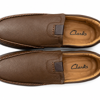 Newstep Clarks classic casual loafers in mustard and black