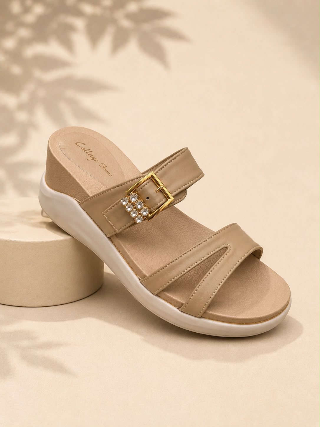Newstep GraceWalk beige women’s wedge sandals with buckle detail
